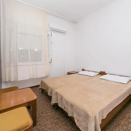 Guest house By The Sea Gradac, Makarska - 16006 Gradac (Split-Dalmatia)