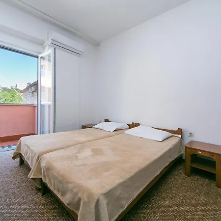 Guest house By The Sea Gradac, Makarska - 16006 2*