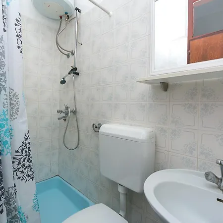 Guest house By The Sea Gradac, Makarska - 16006 2*